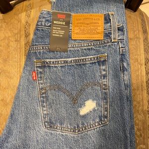 Levi’s wedgie jeans